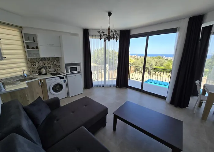 Kyrenia Boutique Residance Konukevi 4*