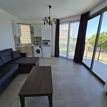 Kyrenia Boutique Residance 게스트하우스 4*